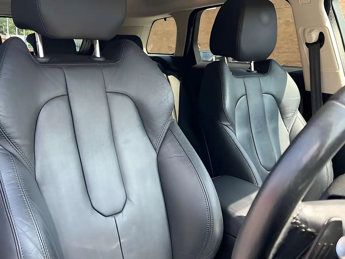 Used 2013 Land Rover Range Rover Evoque Pure Tech Fuji White - Interior and Exterior details 19
