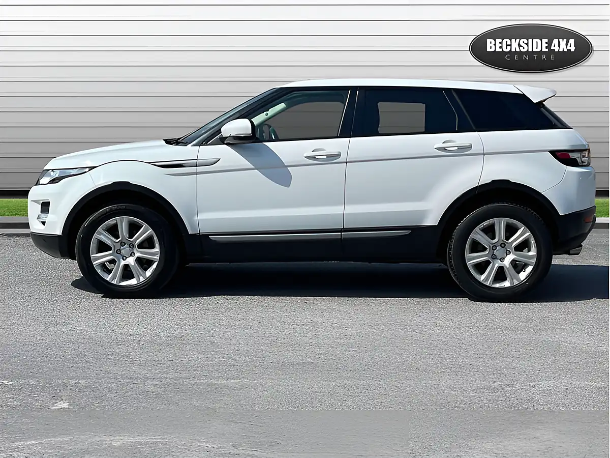 Used 2013 Land Rover Range Rover Evoque Pure Tech Fuji White - Interior and Exterior details 6