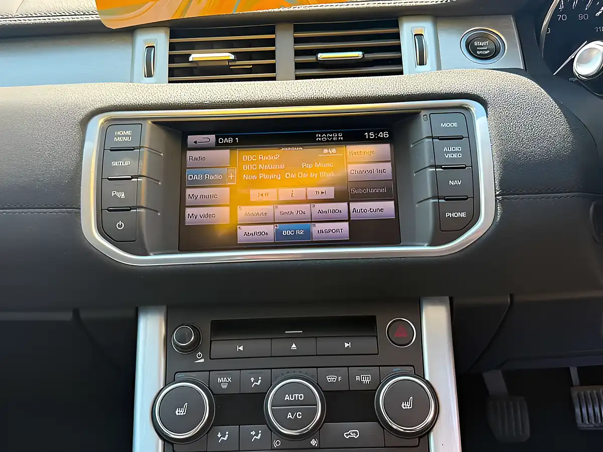 Used 2013 Land Rover Range Rover Evoque Pure Tech Indus Silver - Interior and Exterior details 17