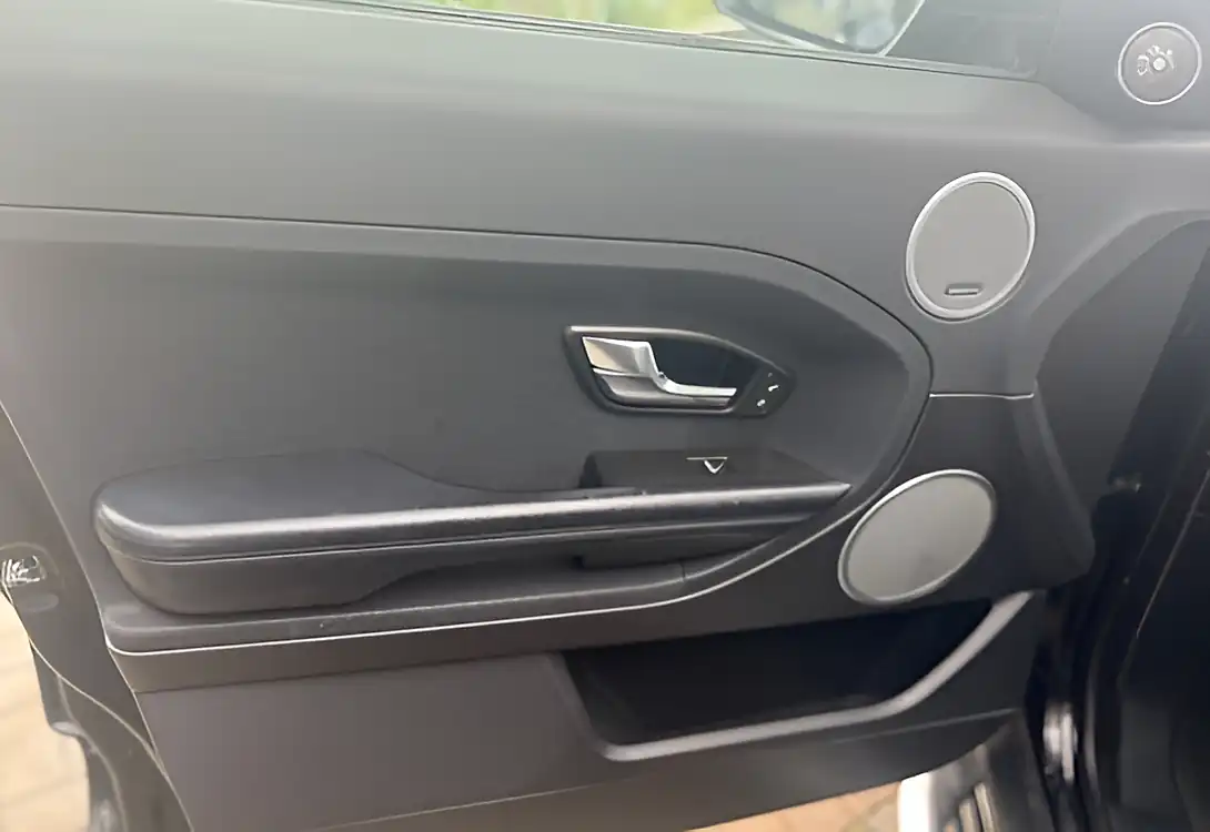 Used 2013 Land Rover Range Rover Evoque Pure Tech Santorini Black - Interior and Exterior details 16