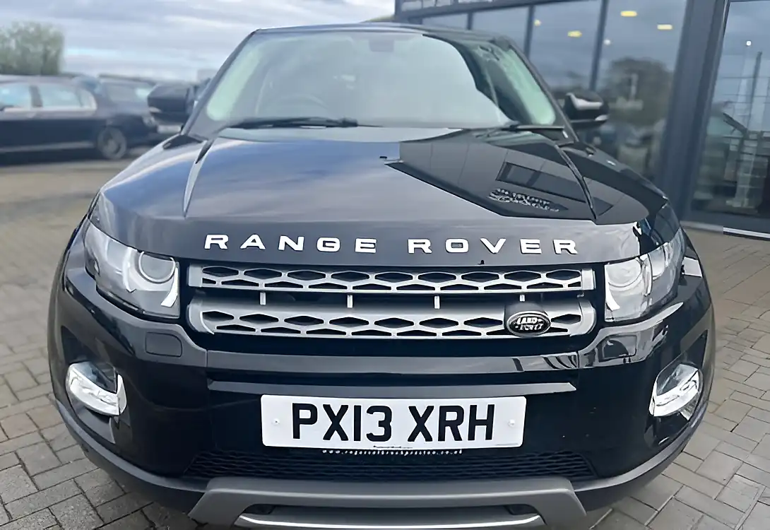 Used 2013 Land Rover Range Rover Evoque Pure Tech Santorini Black - Interior and Exterior details 3