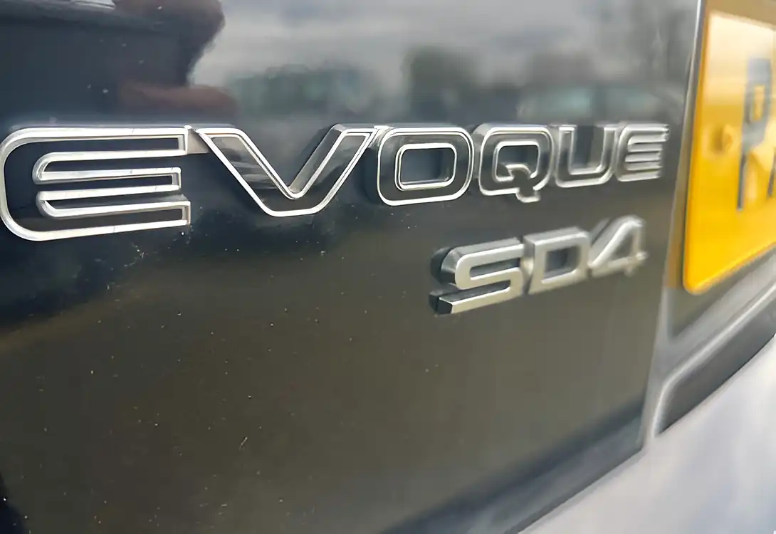 Used 2013 Land Rover Range Rover Evoque Pure Tech Santorini Black - Interior and Exterior details 10
