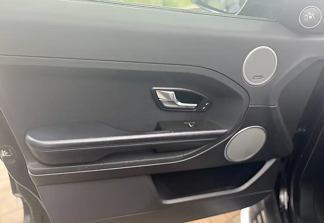 Used 2013 Land Rover Range Rover Evoque Pure Tech Santorini Black - Interior and Exterior details 16