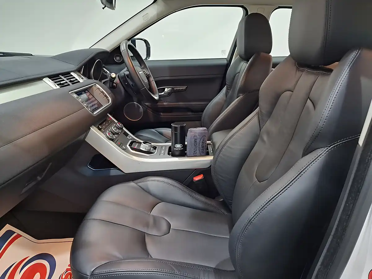 Used 2013 Land Rover Range Rover Evoque Pure Tech White - Interior and Exterior details 18