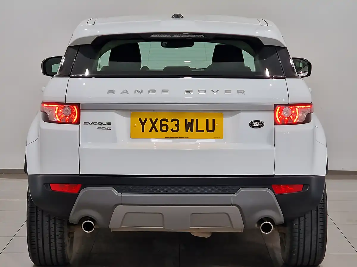 Used 2013 Land Rover Range Rover Evoque Pure Tech White - Interior and Exterior details 5
