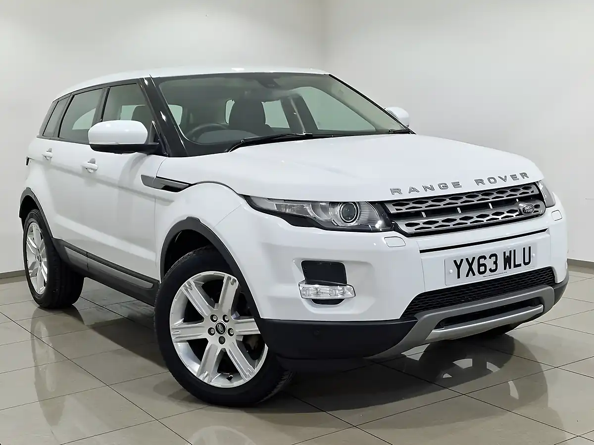 Used 2013 Land Rover Range Rover Evoque Pure Tech White - Interior and Exterior details 7