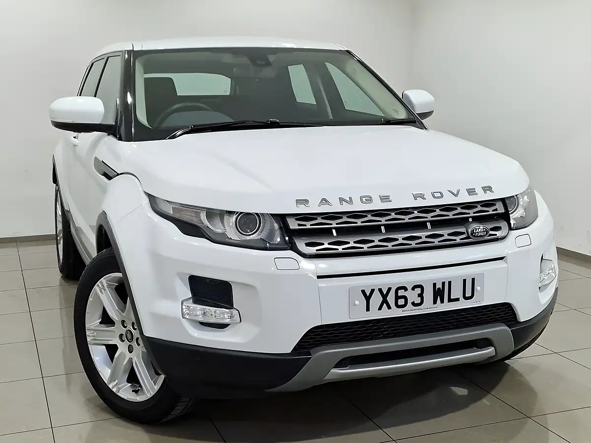 Used 2013 Land Rover Range Rover Evoque Pure Tech White - Interior and Exterior details 8