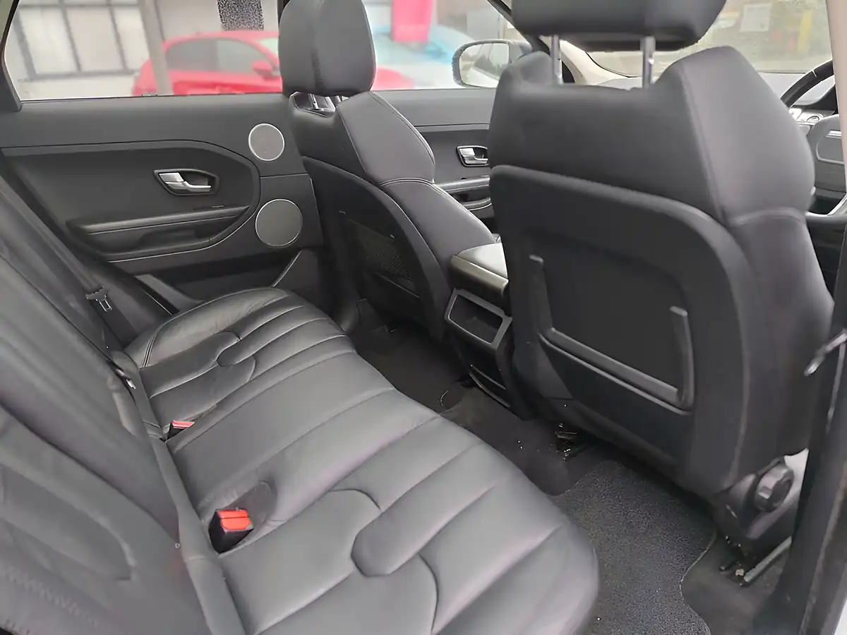 Used 2013 Land Rover Range Rover Evoque Pure Tech White - Interior and Exterior details 11