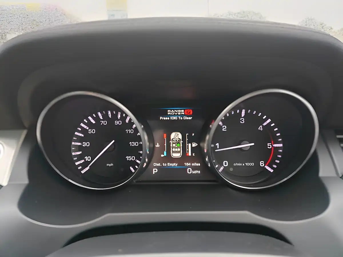 Used 2013 Land Rover Range Rover Evoque Pure Tech White - Interior and Exterior details 14