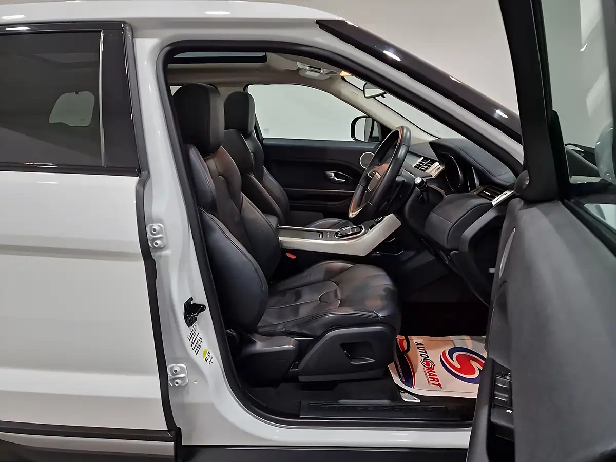 Used 2013 Land Rover Range Rover Evoque Pure Tech White - Interior and Exterior details 9