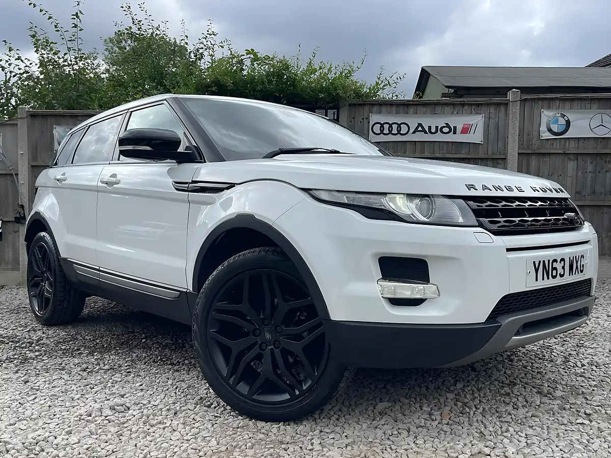 Used 2013 Land Rover Range Rover Evoque Pure White - Interior and Exterior details 13