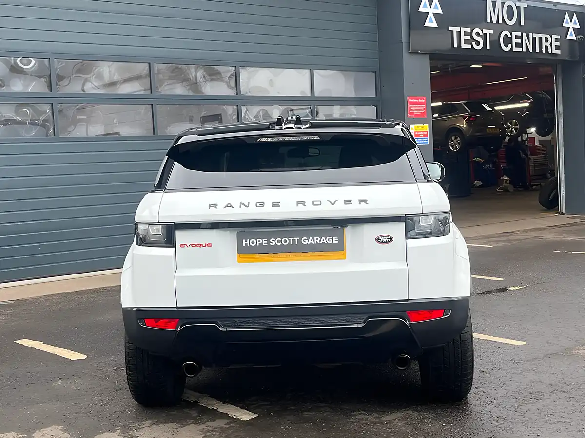 Used 2013 Land Rover Range Rover Evoque Pure White - Interior and Exterior details 10