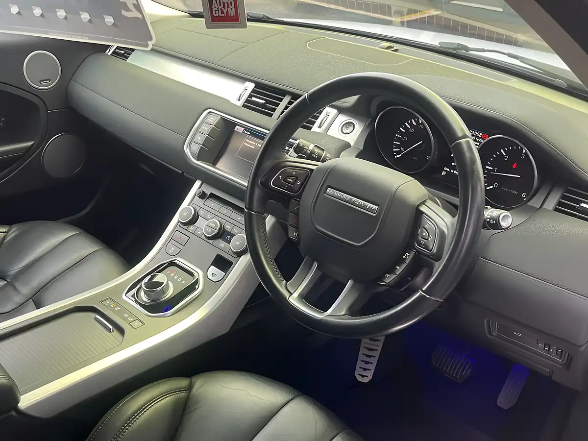 Used 2013 Land Rover Range Rover Evoque Pure White - Interior and Exterior details 11
