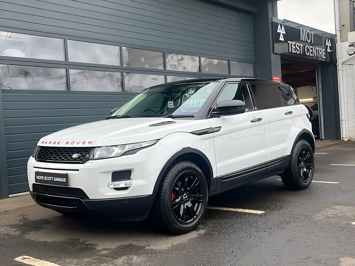 Used 2013 Land Rover Range Rover Evoque Pure White - Interior and Exterior details 12