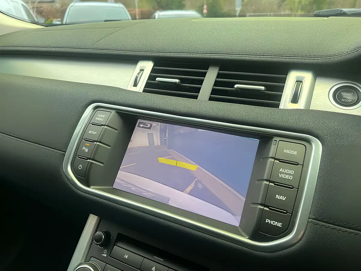 Used 2013 Land Rover Range Rover Evoque Pure White - Interior and Exterior details 15