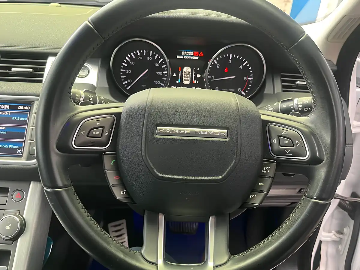 Used 2013 Land Rover Range Rover Evoque Pure White - Interior and Exterior details 18