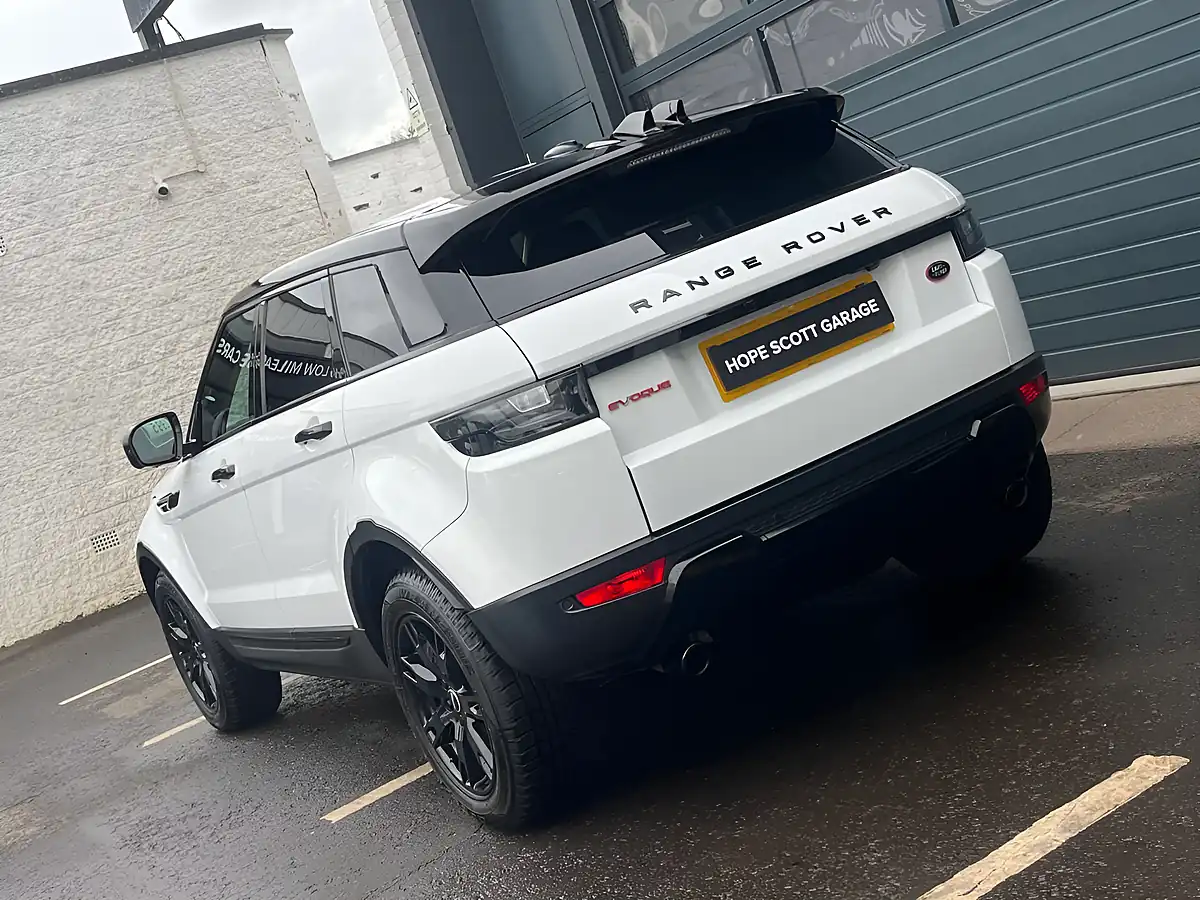 Used 2013 Land Rover Range Rover Evoque Pure White - Interior and Exterior details 6