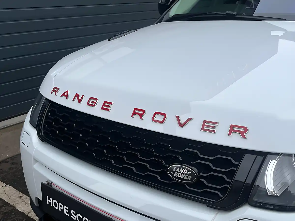 Used 2013 Land Rover Range Rover Evoque Pure White - Interior and Exterior details 9