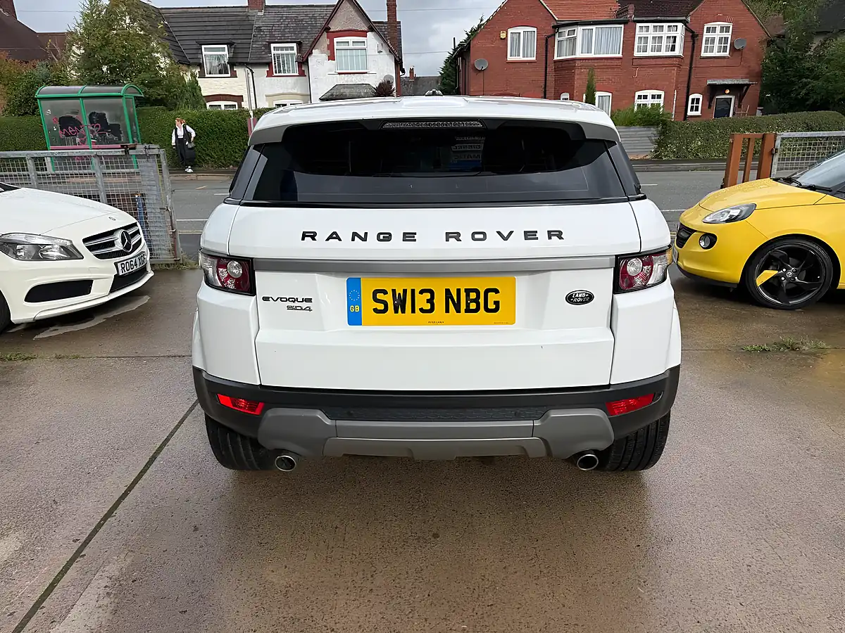 Used 2013 Land Rover Range Rover Evoque Pure White - Interior and Exterior details 4