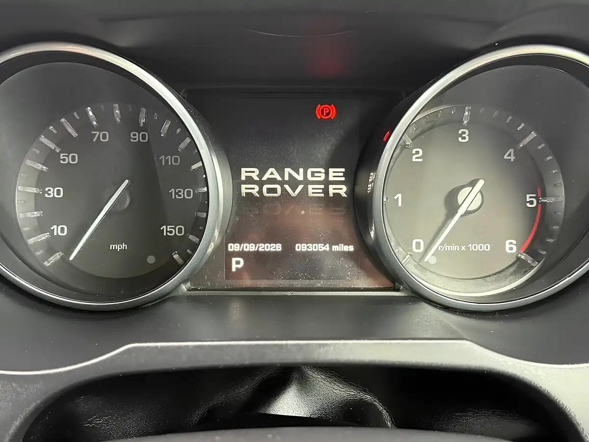 Used 2013 Land Rover Range Rover Evoque Pure White - Interior and Exterior details 9