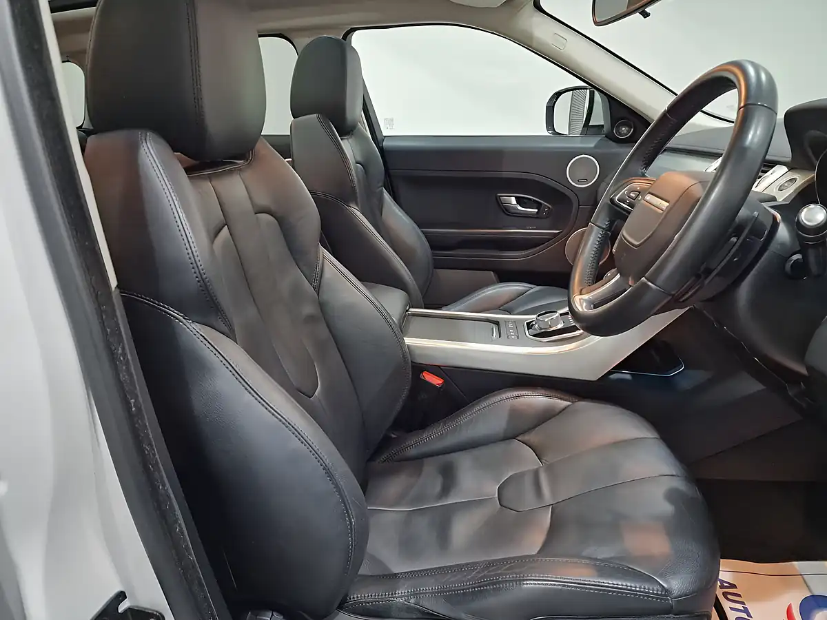 Used 2013 Land Rover Range Rover Evoque Pure White - Interior and Exterior details 10
