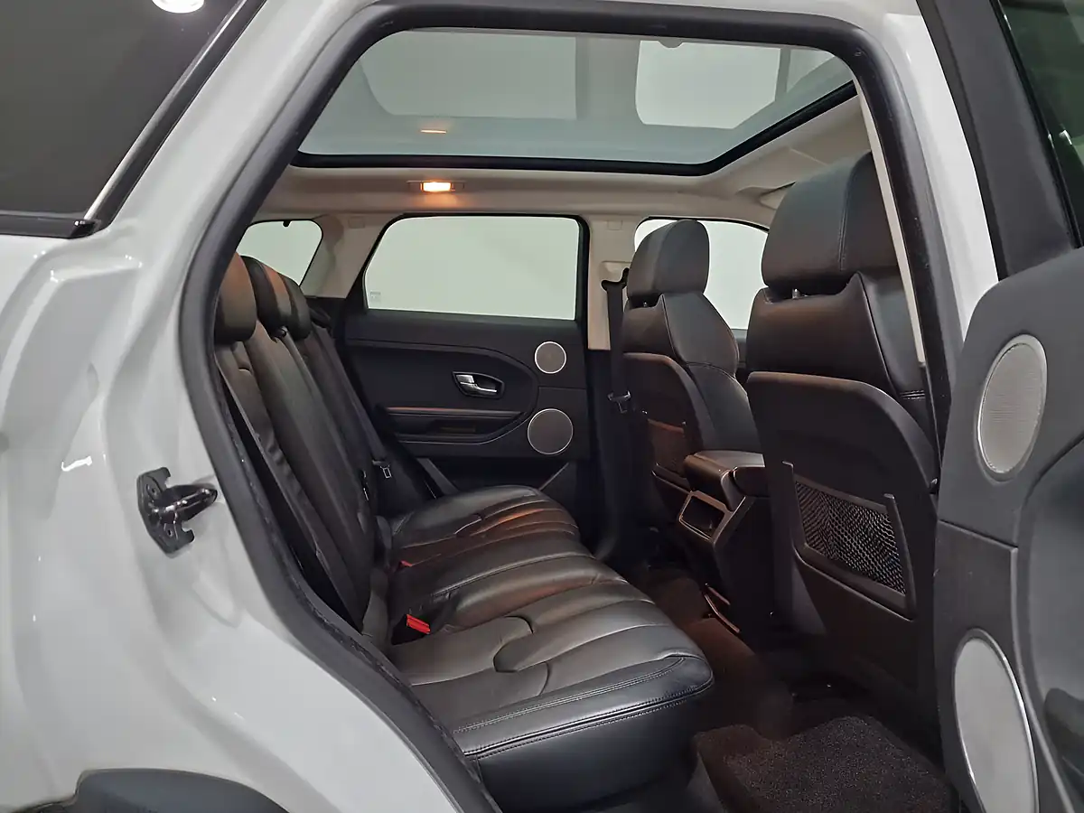 Used 2013 Land Rover Range Rover Evoque Pure White - Interior and Exterior details 11