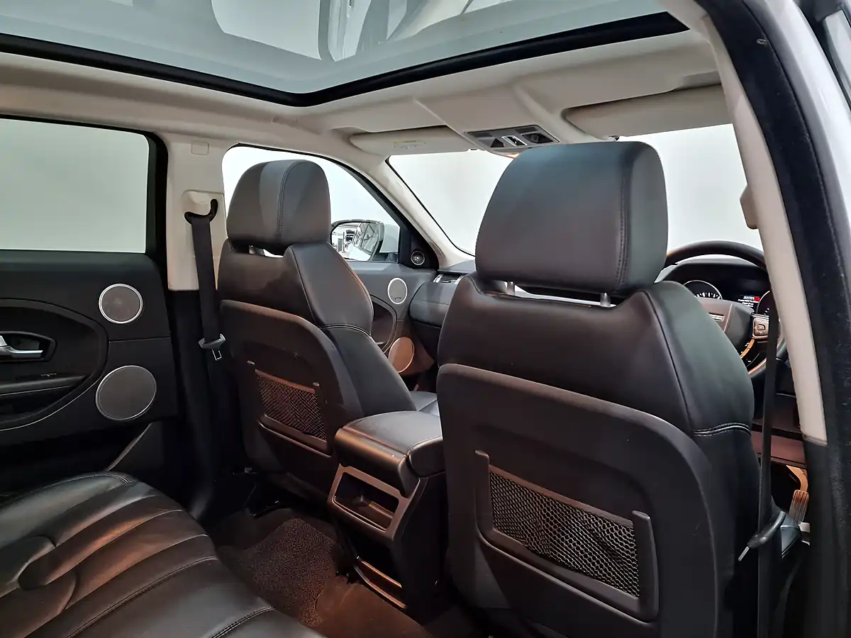 Used 2013 Land Rover Range Rover Evoque Pure White - Interior and Exterior details 14