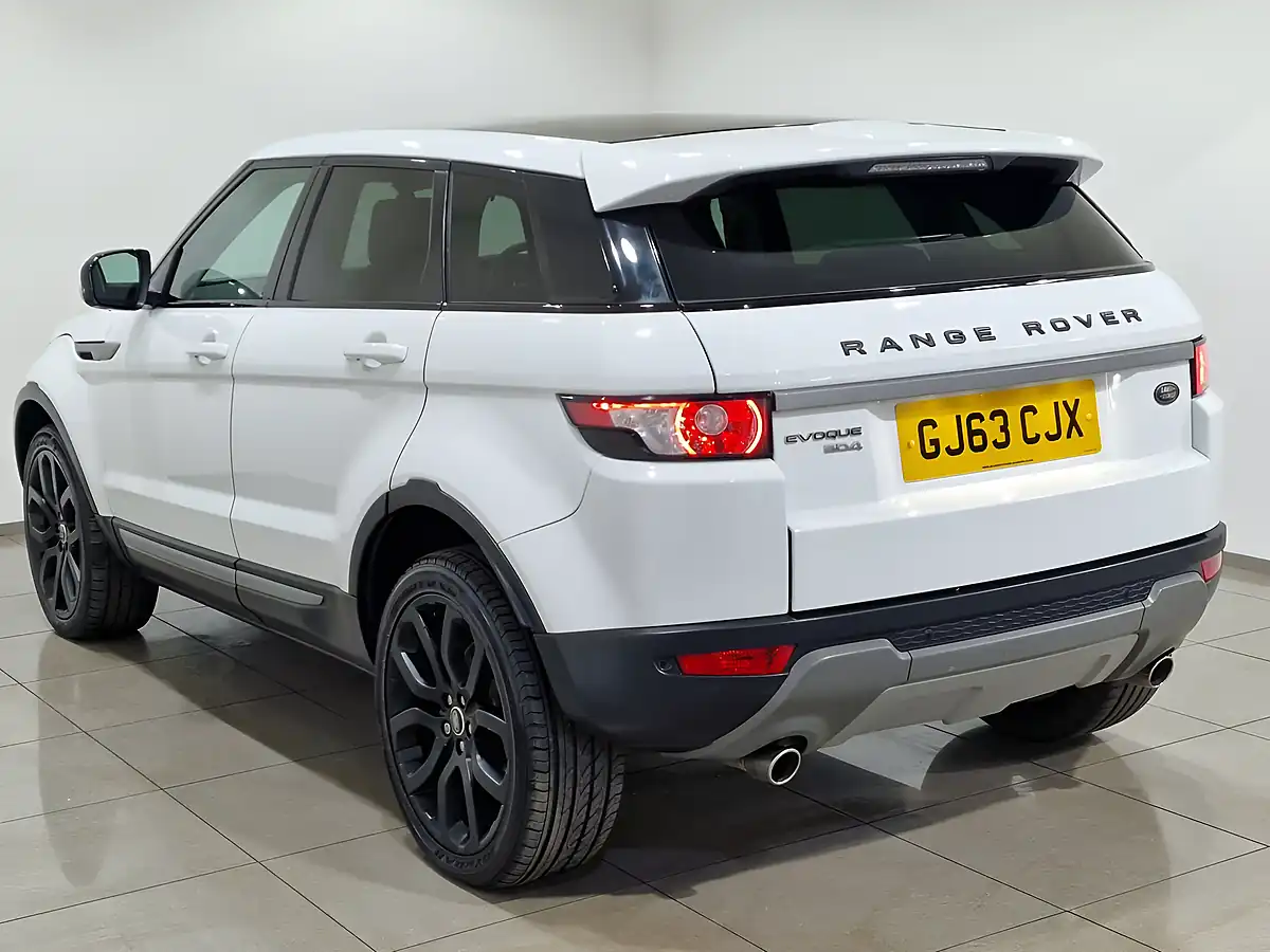 Used 2013 Land Rover Range Rover Evoque Pure White - Interior and Exterior details 4
