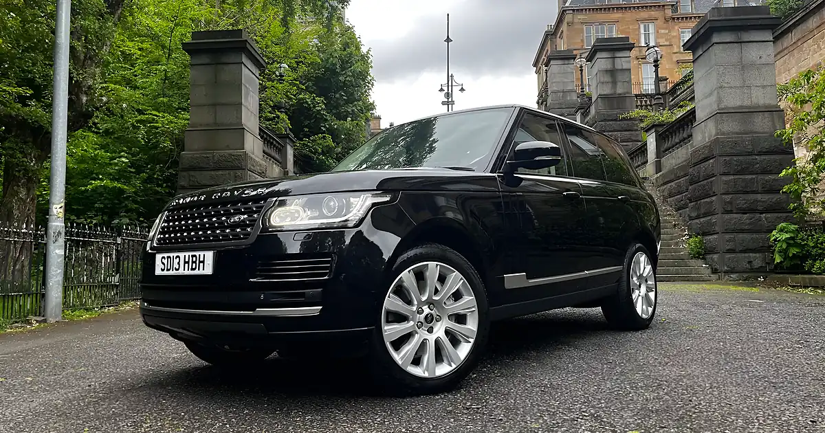 Used 2013 Land Rover Range Rover Vogue Black - Front View