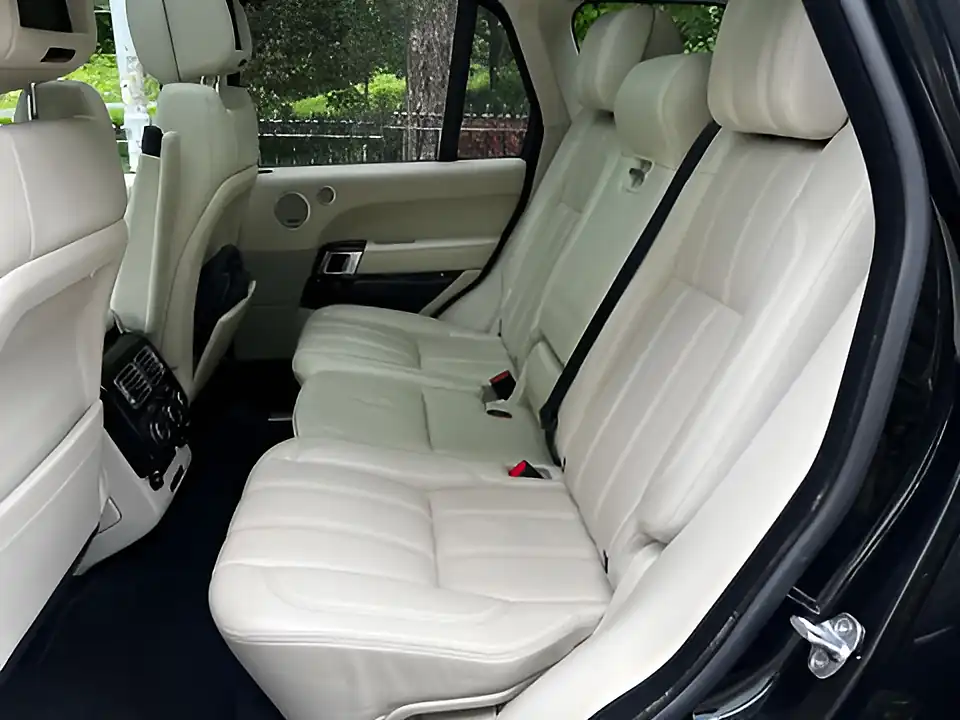 Used 2013 Land Rover Range Rover Vogue Black - Interior and Exterior details 18