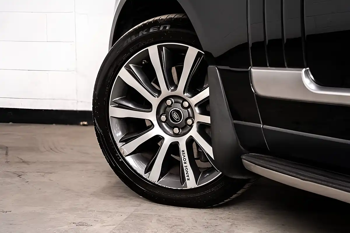 Used 2013 Land Rover Range Rover Vogue Black - Interior and Exterior details 13