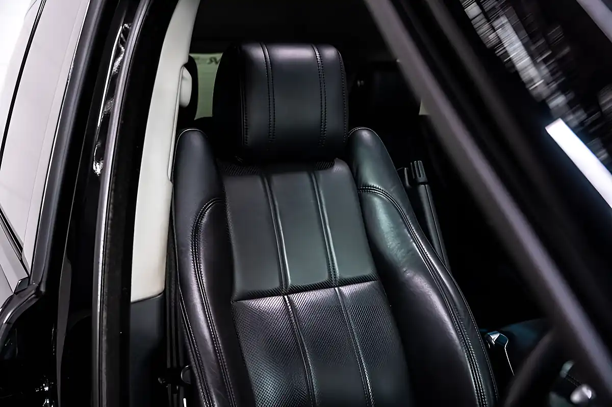 Used 2013 Land Rover Range Rover Vogue Black - Interior and Exterior details 4