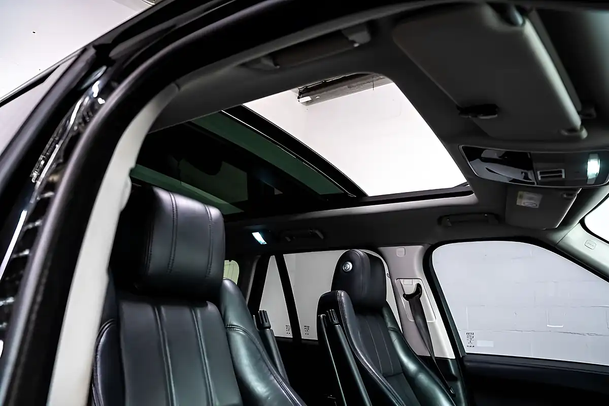 Used 2013 Land Rover Range Rover Vogue Black - Interior and Exterior details 7