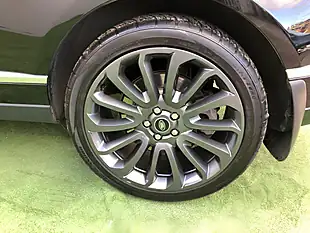 Used 2013 Land Rover Range Rover Vogue Se Black - Interior and Exterior details 11
