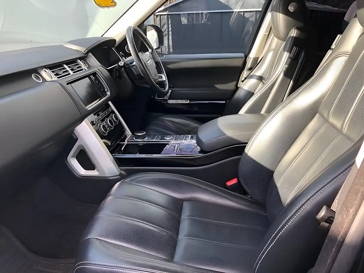 Used 2013 Land Rover Range Rover Vogue Se Black - Interior and Exterior details 14