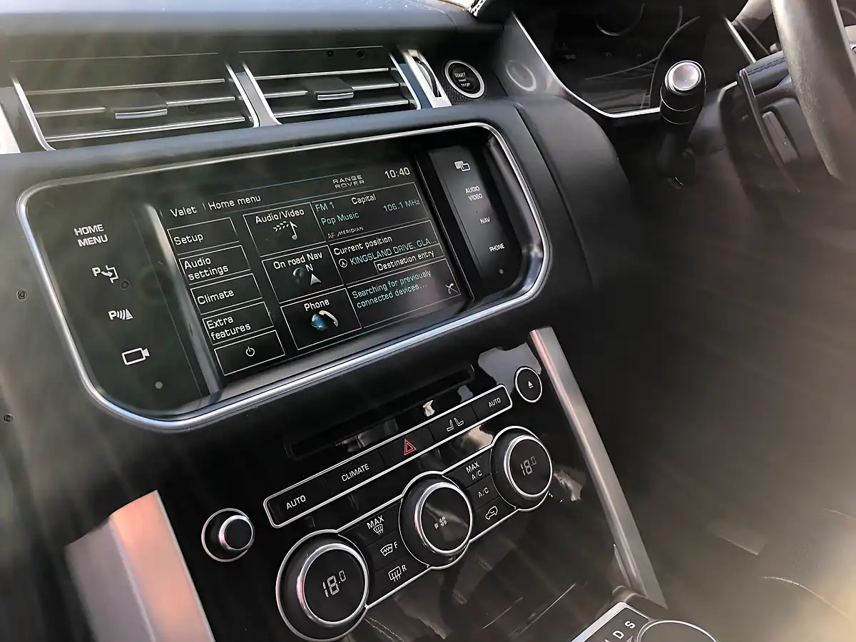 Used 2013 Land Rover Range Rover Vogue Se Black - Interior and Exterior details 16