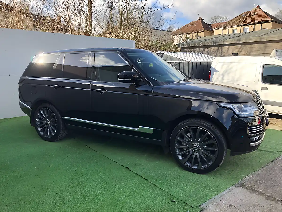 Used 2013 Land Rover Range Rover Vogue Se Black - Interior and Exterior details 6
