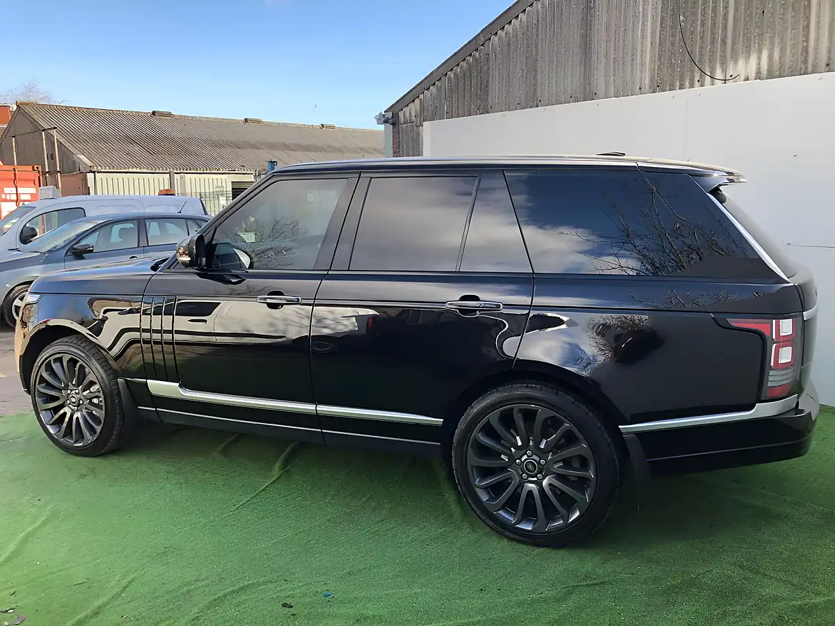 Used 2013 Land Rover Range Rover Vogue Se Black - Interior and Exterior details 7