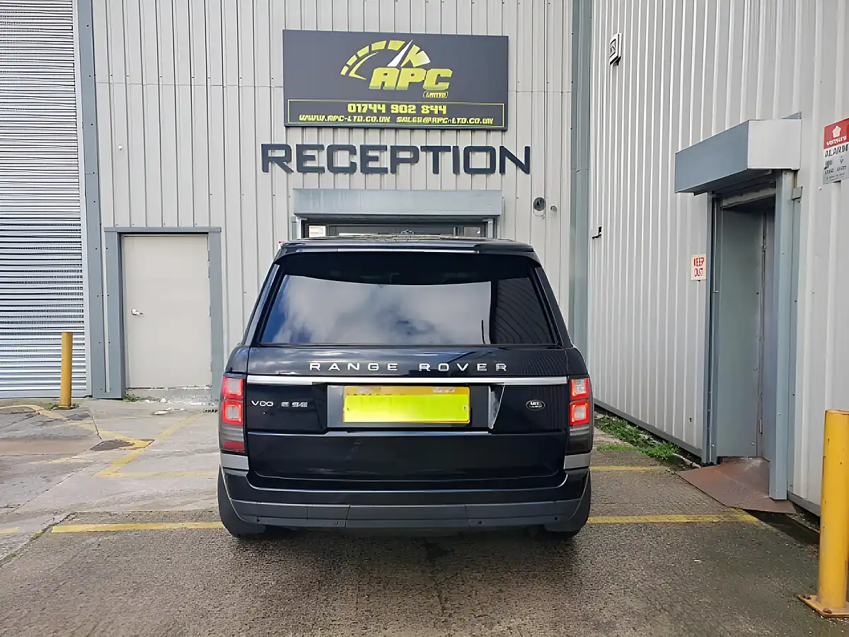 Used 2013 Land Rover Range Rover Vogue Se Black - Interior and Exterior details 11