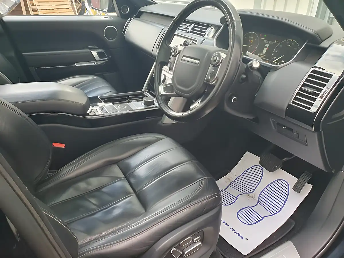 Used 2013 Land Rover Range Rover Vogue Se Black - Interior and Exterior details 12