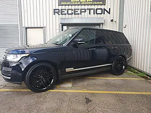 Used 2013 Land Rover Range Rover Vogue Se Black - Interior and Exterior details 4