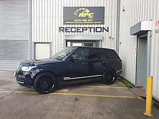 Used 2013 Land Rover Range Rover Vogue Se Black - Interior and Exterior details 5