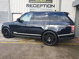Used 2013 Land Rover Range Rover Vogue Se Black - Interior and Exterior details 6