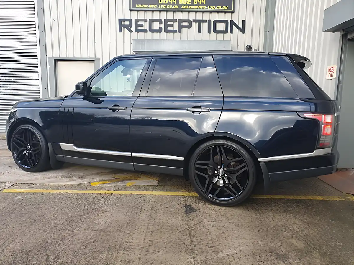Used 2013 Land Rover Range Rover Vogue Se Black - Interior and Exterior details 6