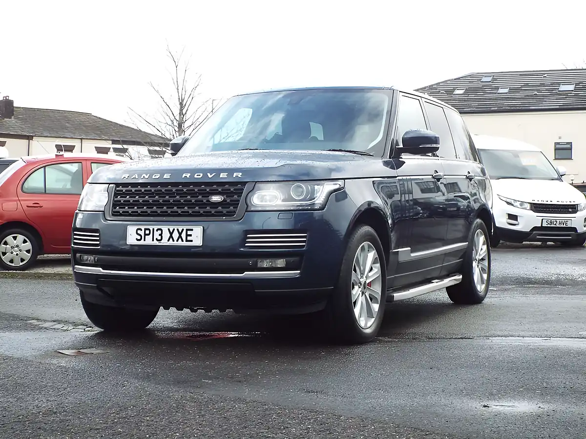 Used 2013 Land Rover Range Rover Vogue Se Blue - Interior and Exterior details 14