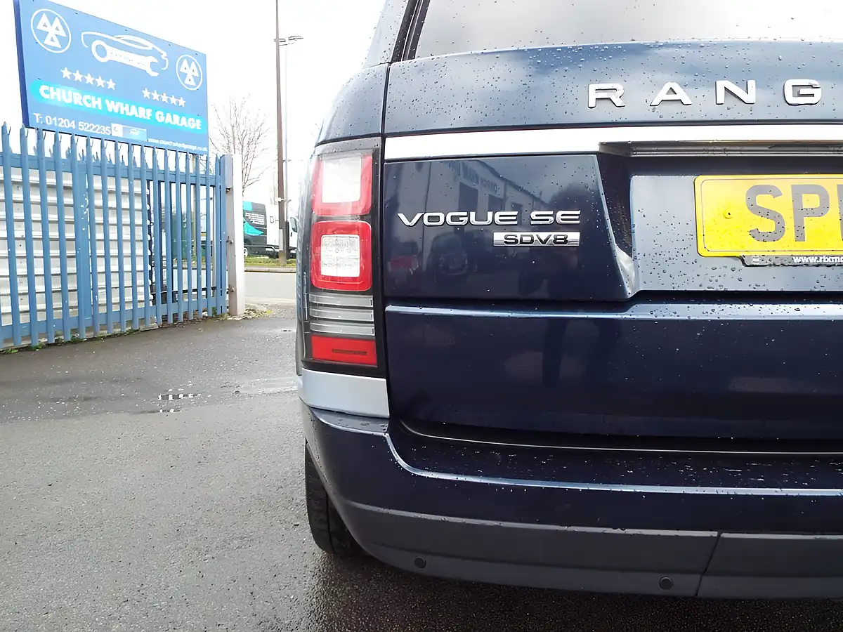 Used 2013 Land Rover Range Rover Vogue Se Blue - Interior and Exterior details 16