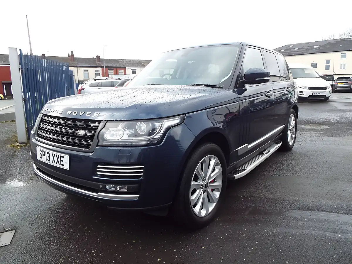 Used 2013 Land Rover Range Rover Vogue Se Blue - Interior and Exterior details 6