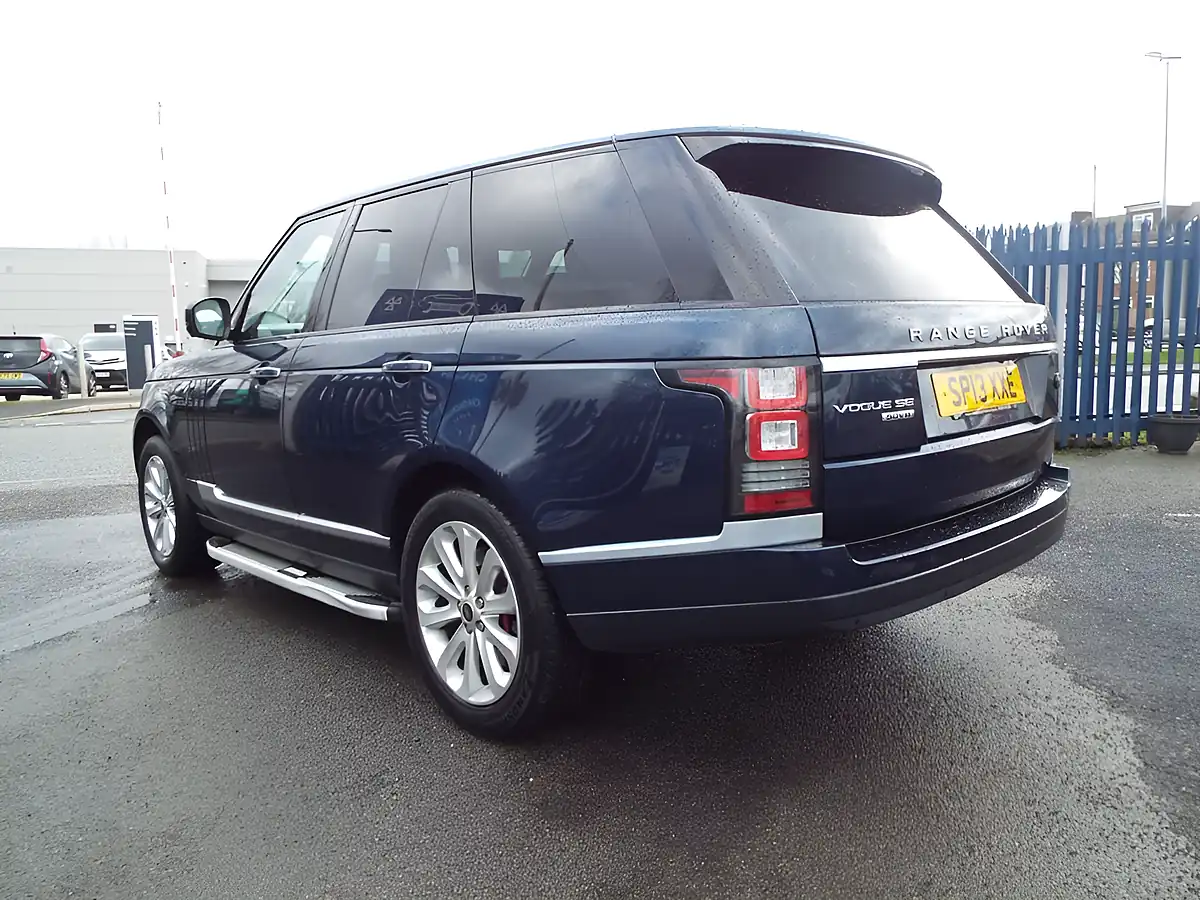 Used 2013 Land Rover Range Rover Vogue Se Blue - Interior and Exterior details 8