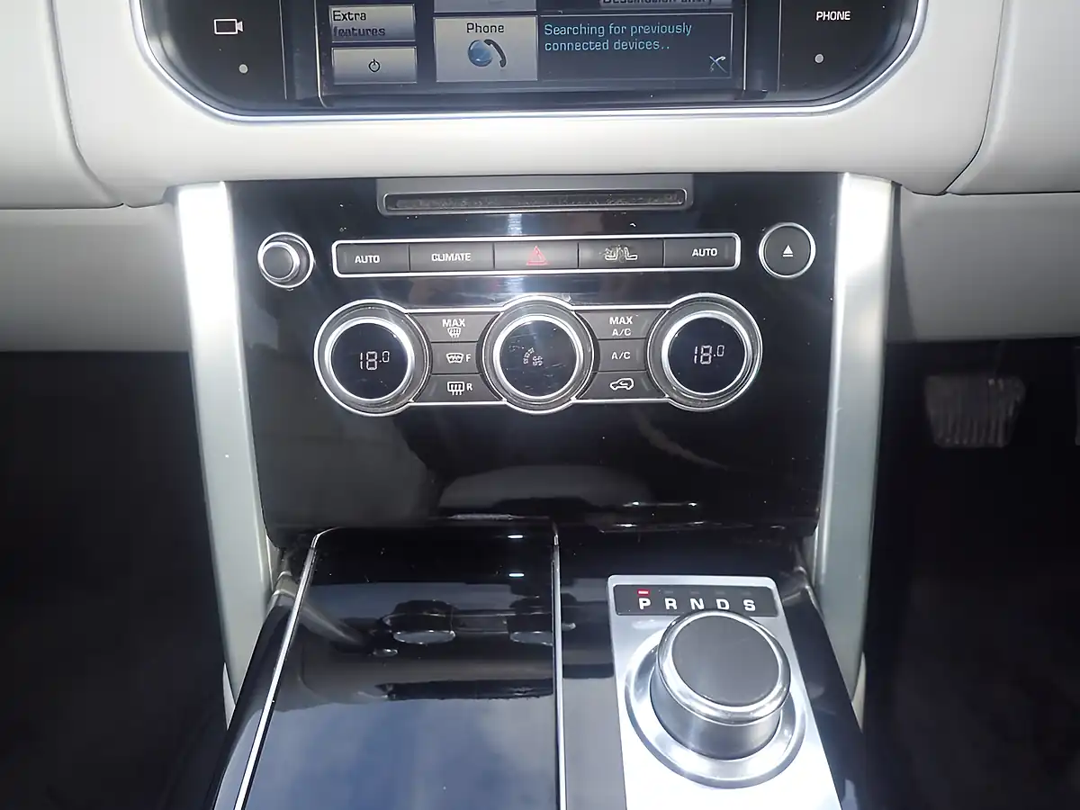 Used 2013 Land Rover Range Rover Vogue Se Grey - Interior and Exterior details 11