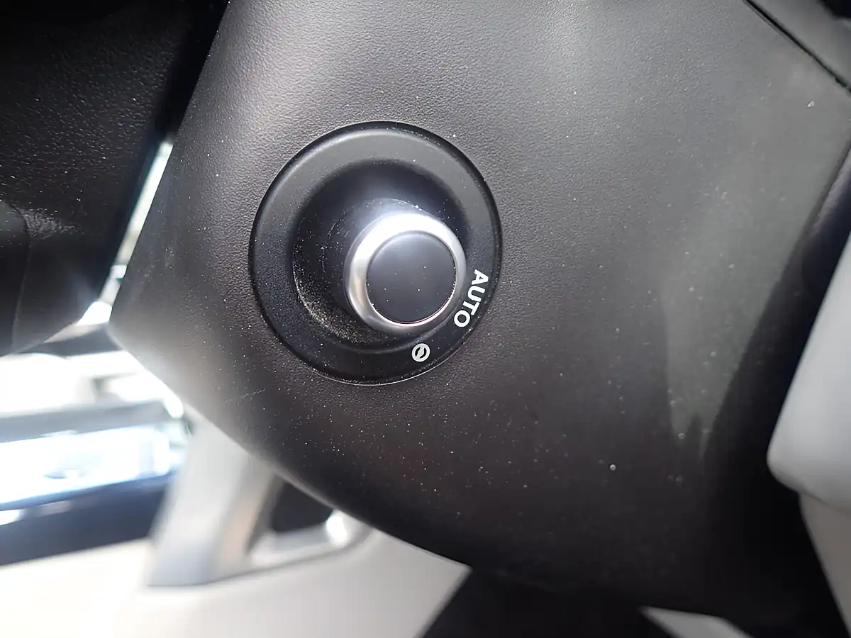 Used 2013 Land Rover Range Rover Vogue Se Grey - Interior and Exterior details 14
